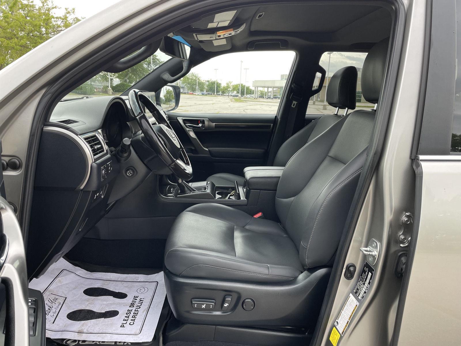 Vehicle photo 17