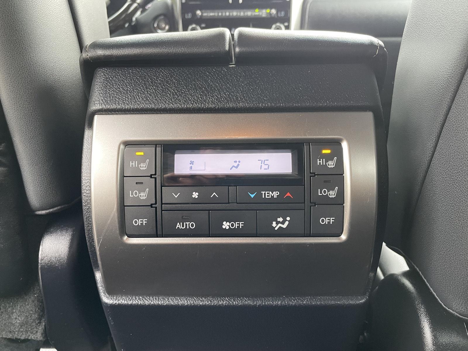 Vehicle photo 21
