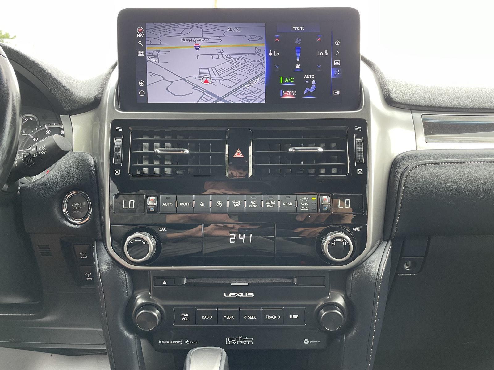 Vehicle photo 24