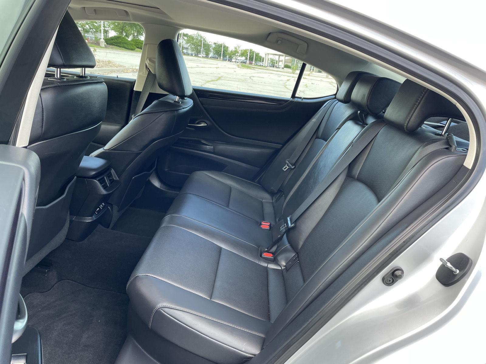 Vehicle photo 20