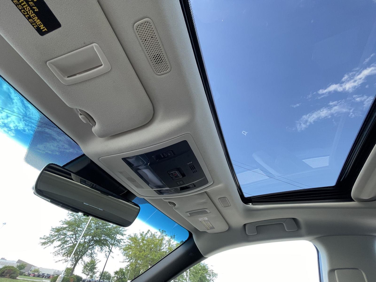 Vehicle photo 21