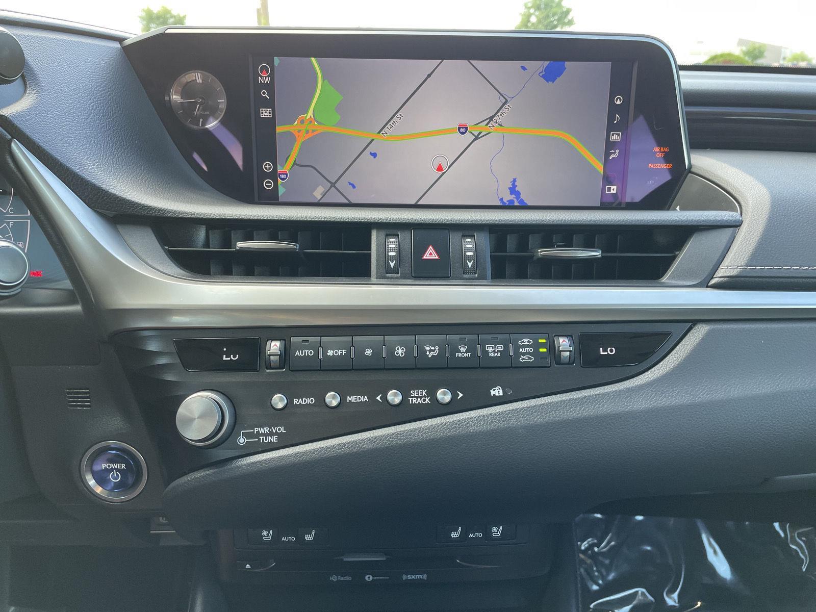 Vehicle photo 22