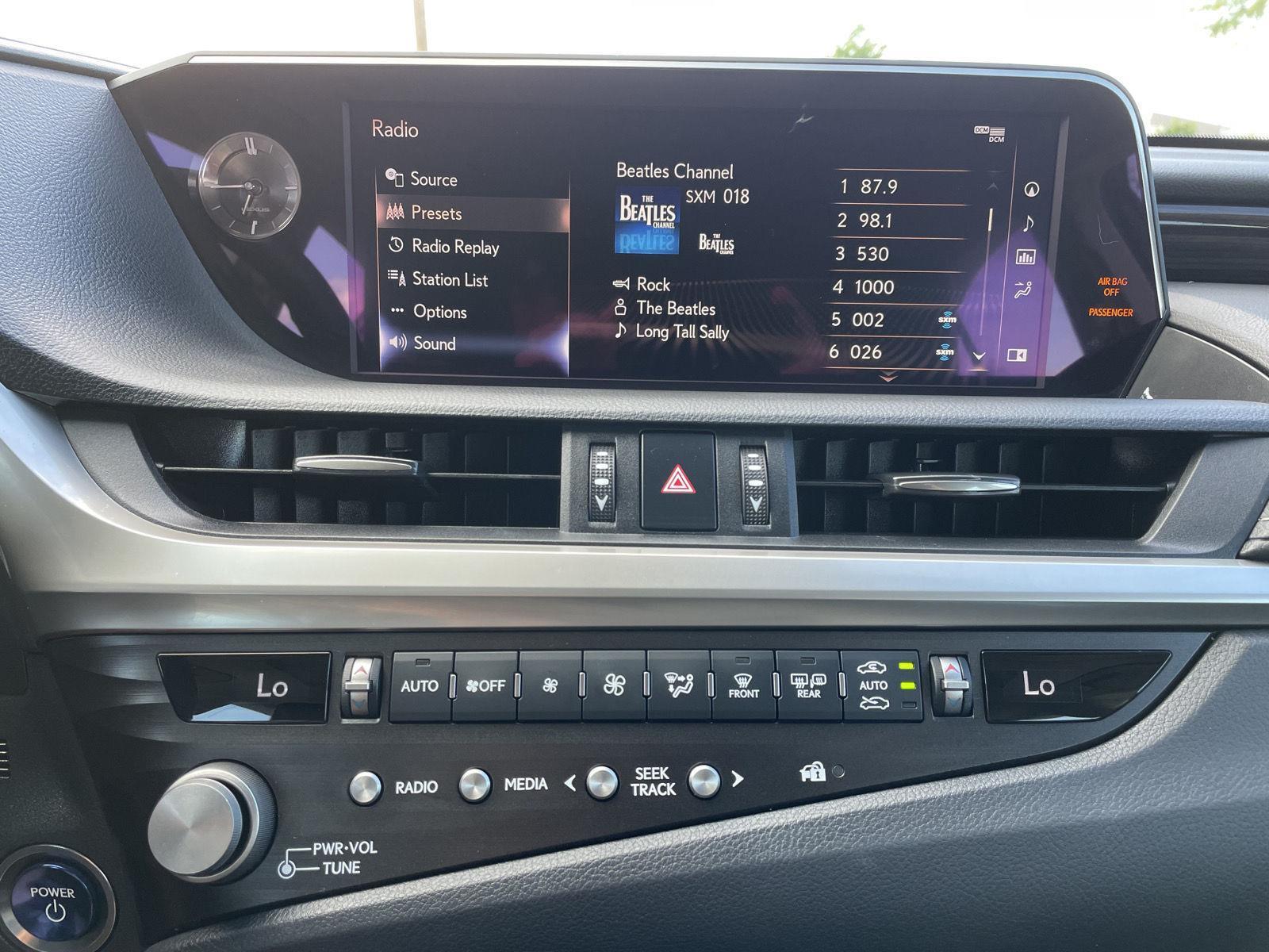 Vehicle photo 26