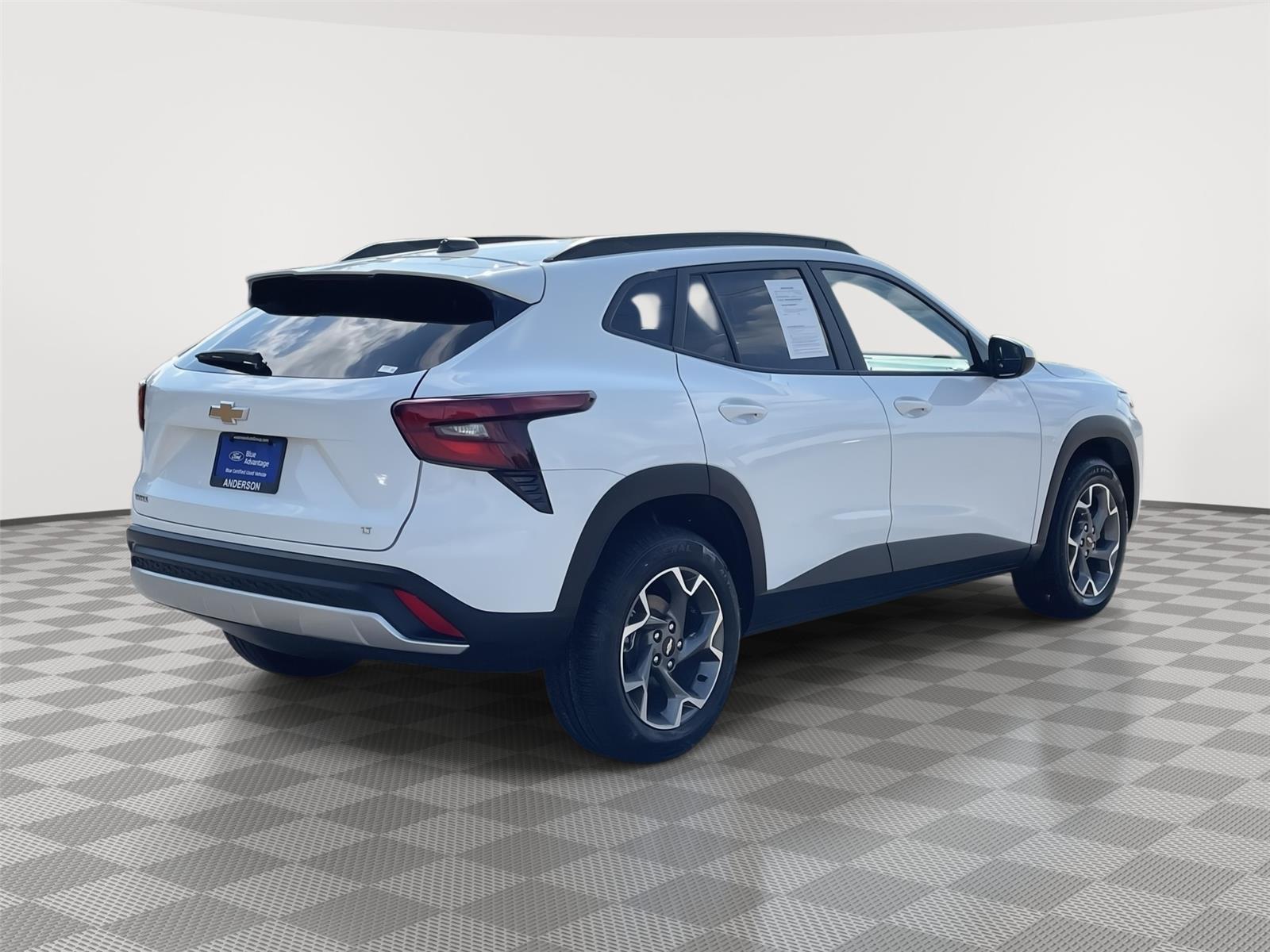 Vehicle photo 7