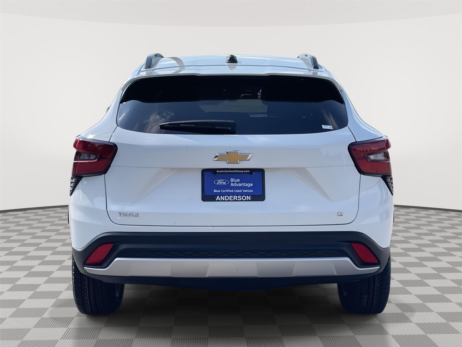 Vehicle photo 8