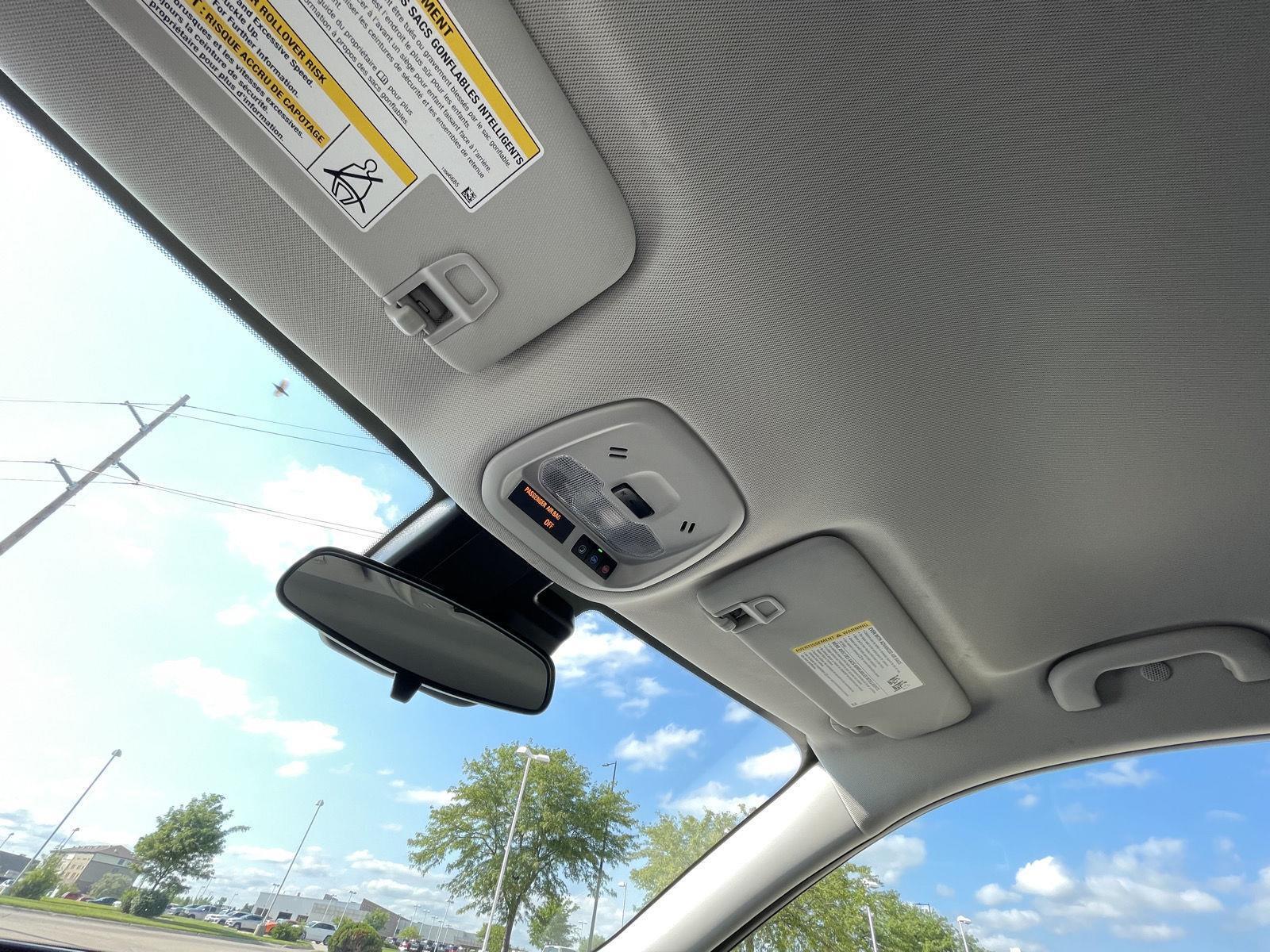 Vehicle photo 21