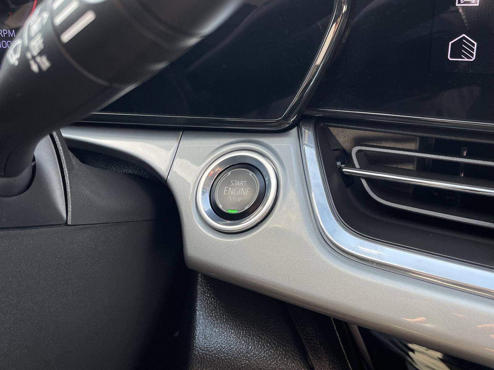 Vehicle photo 24