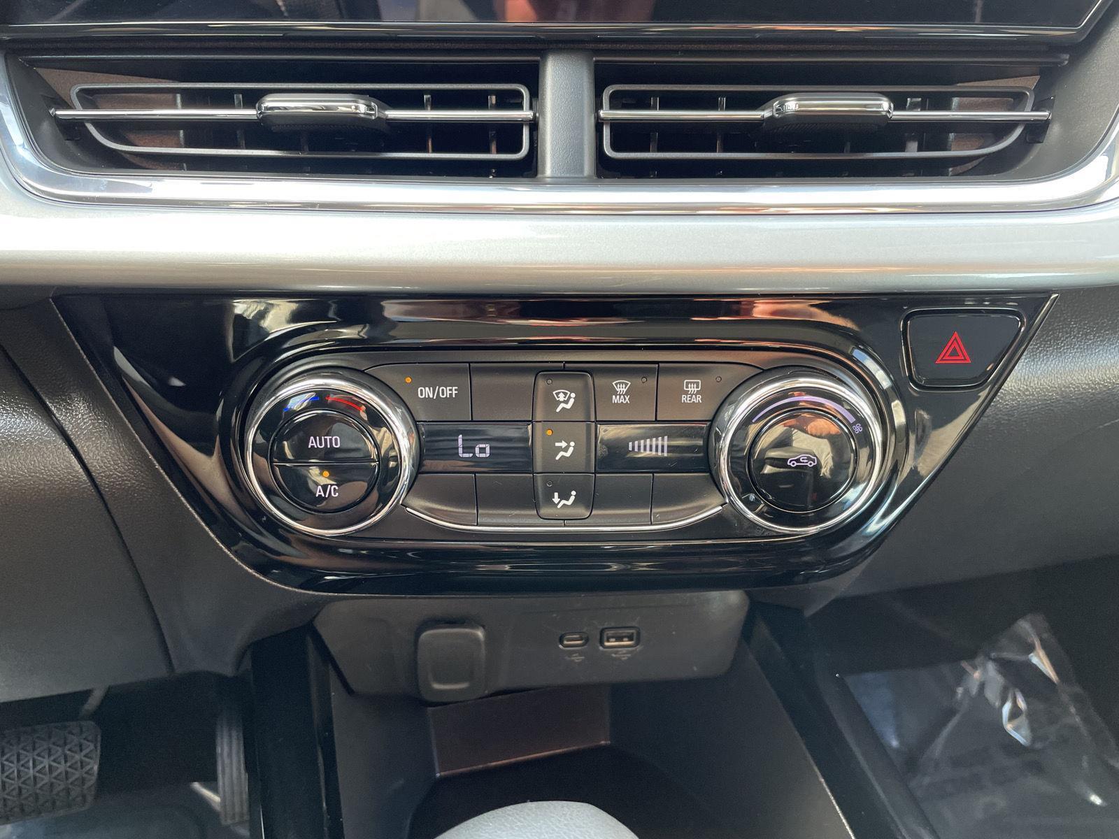 Vehicle photo 25