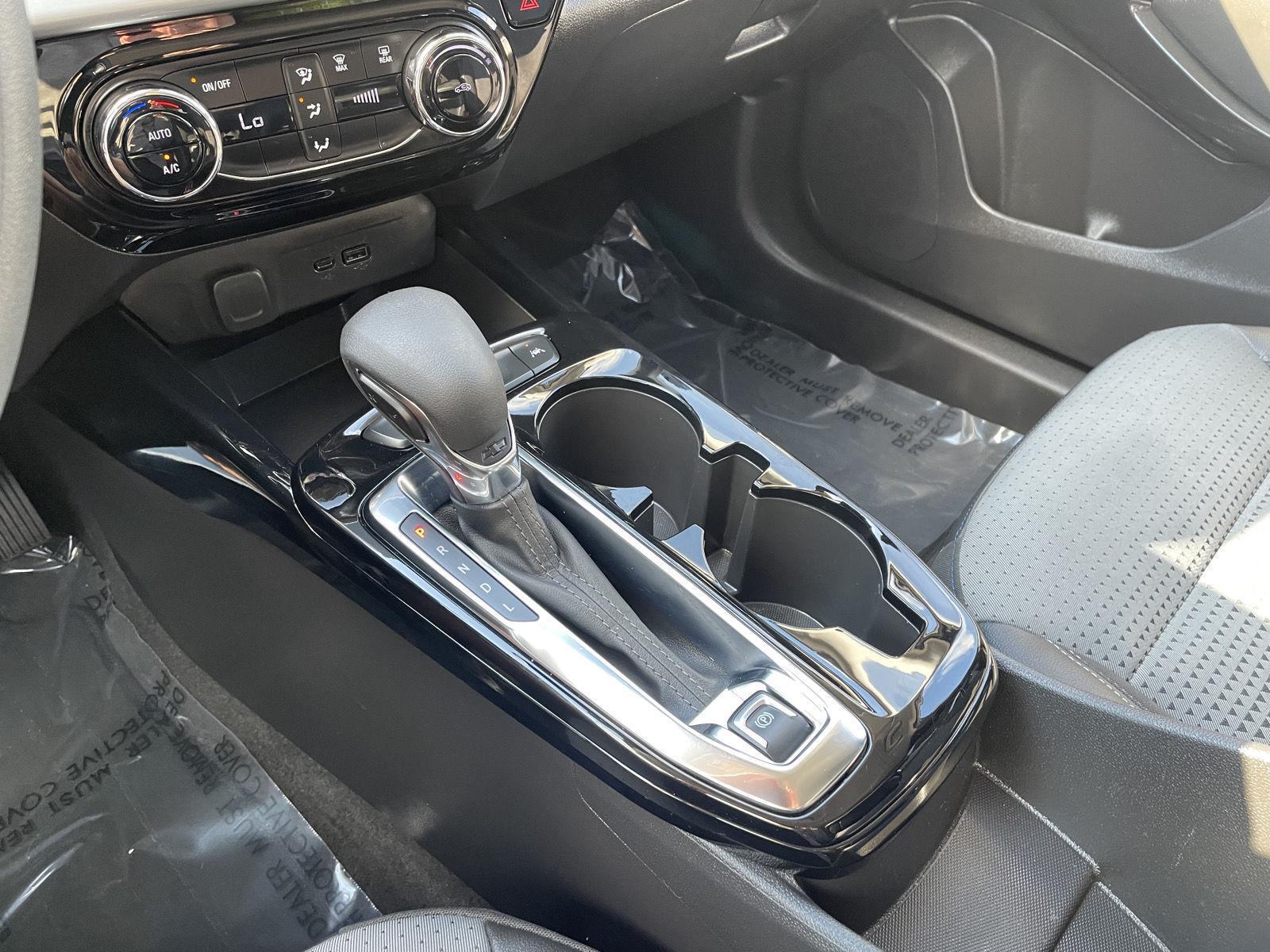 Vehicle photo 28