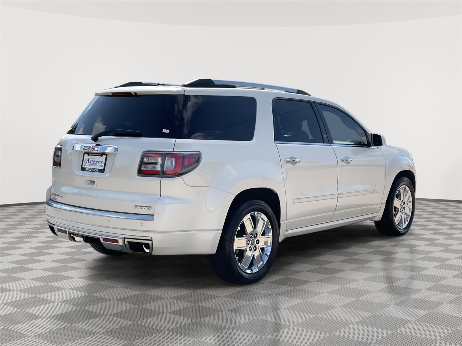 Vehicle photo 7
