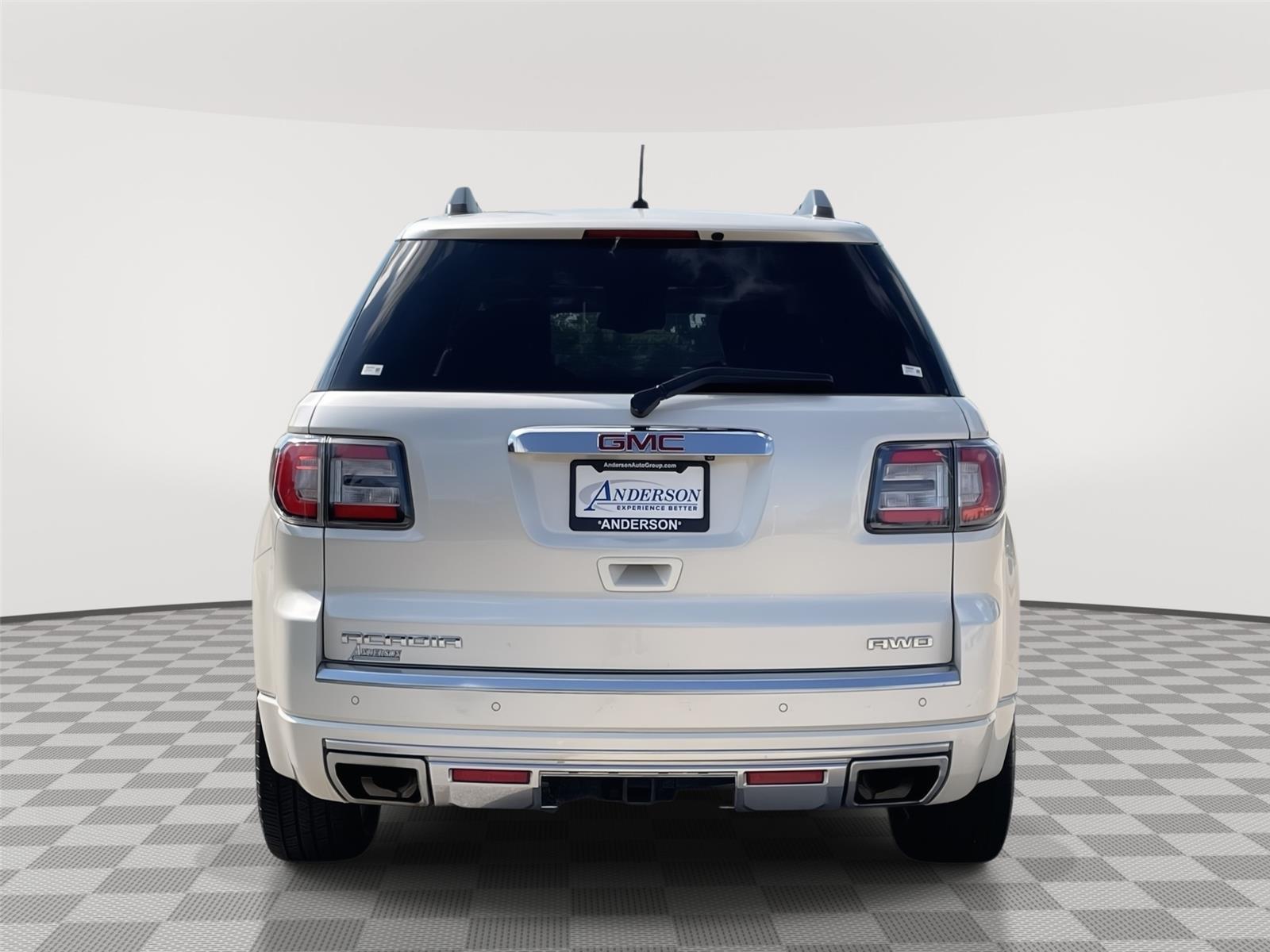 Vehicle photo 8