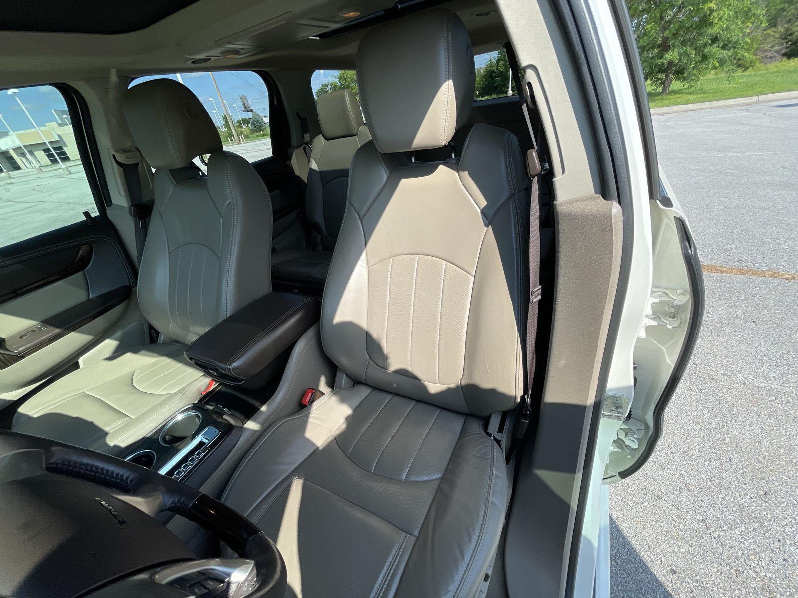 Vehicle photo 18