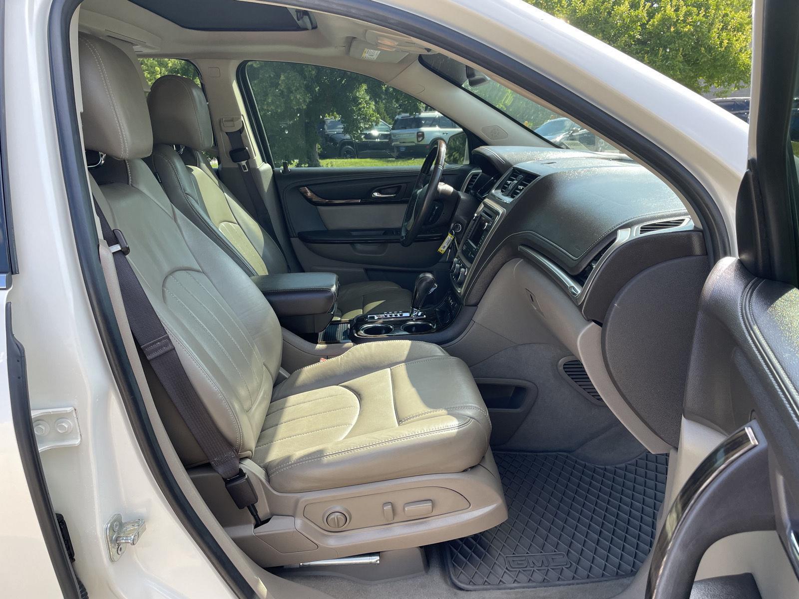 Vehicle photo 19