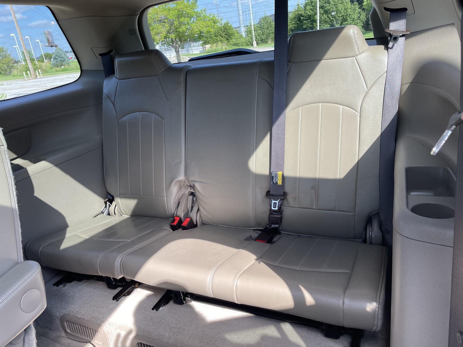 Vehicle photo 23