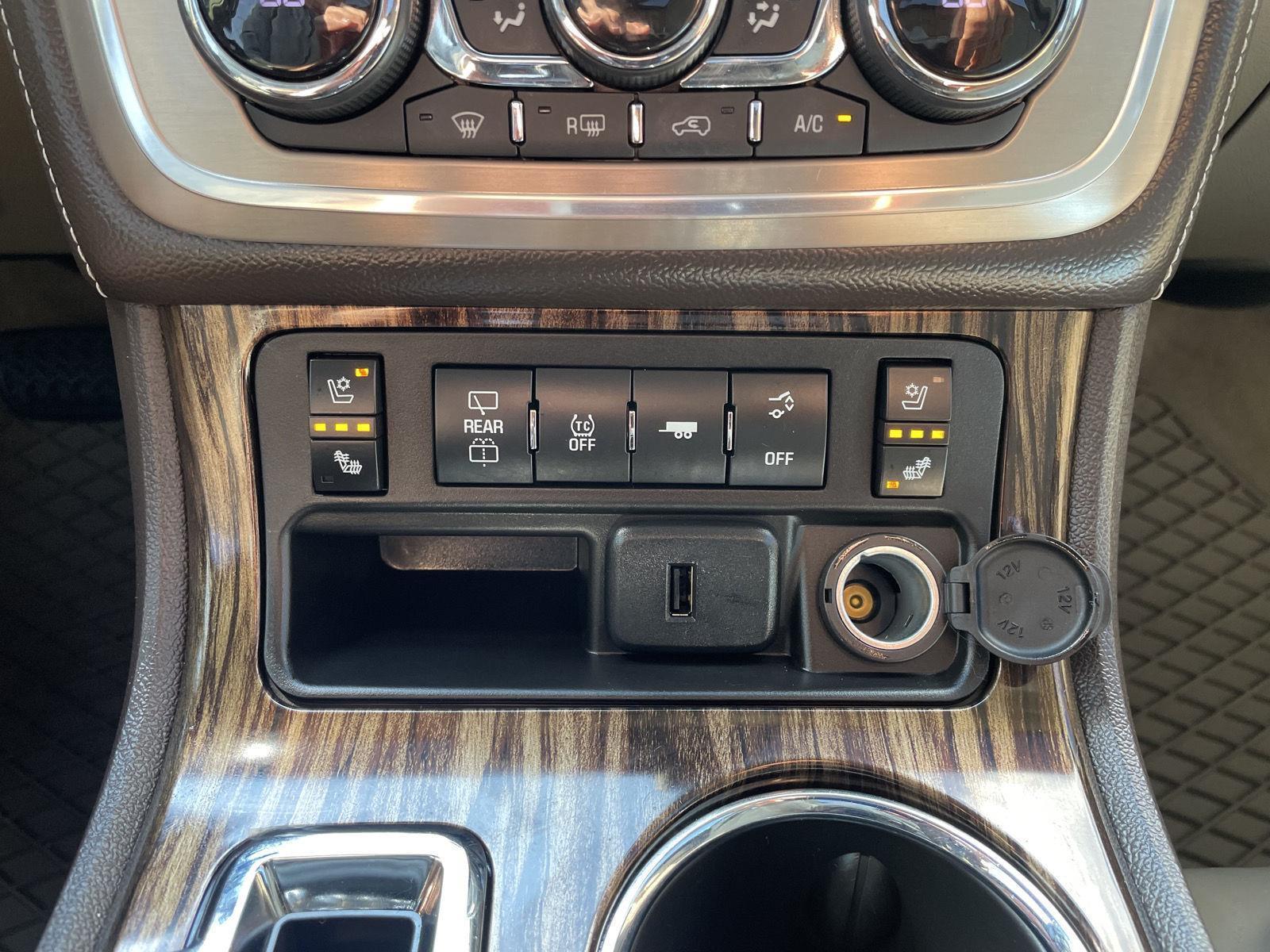 Vehicle photo 30