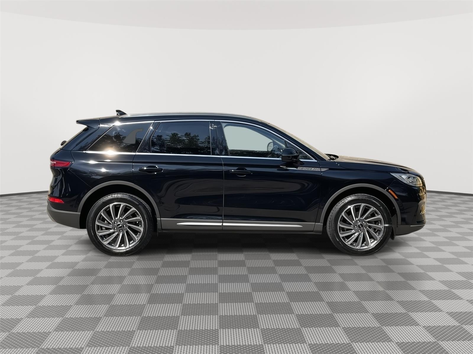 Vehicle photo 6