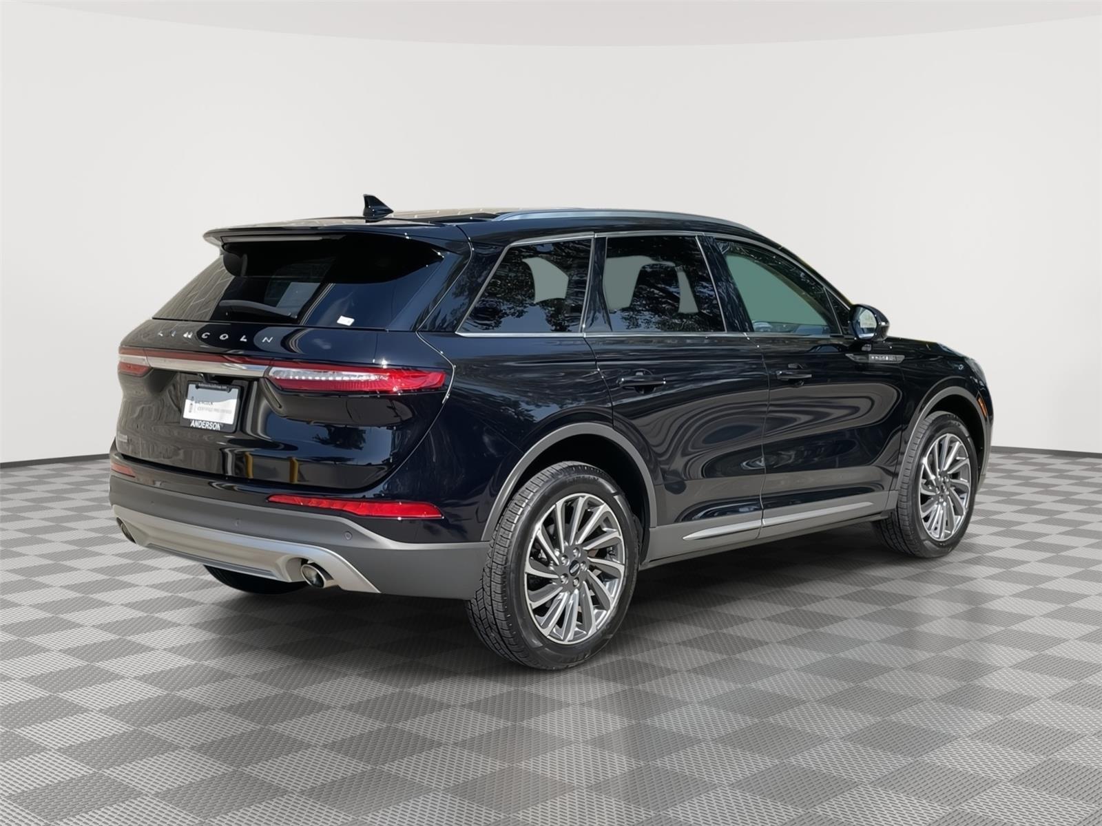 Vehicle photo 7