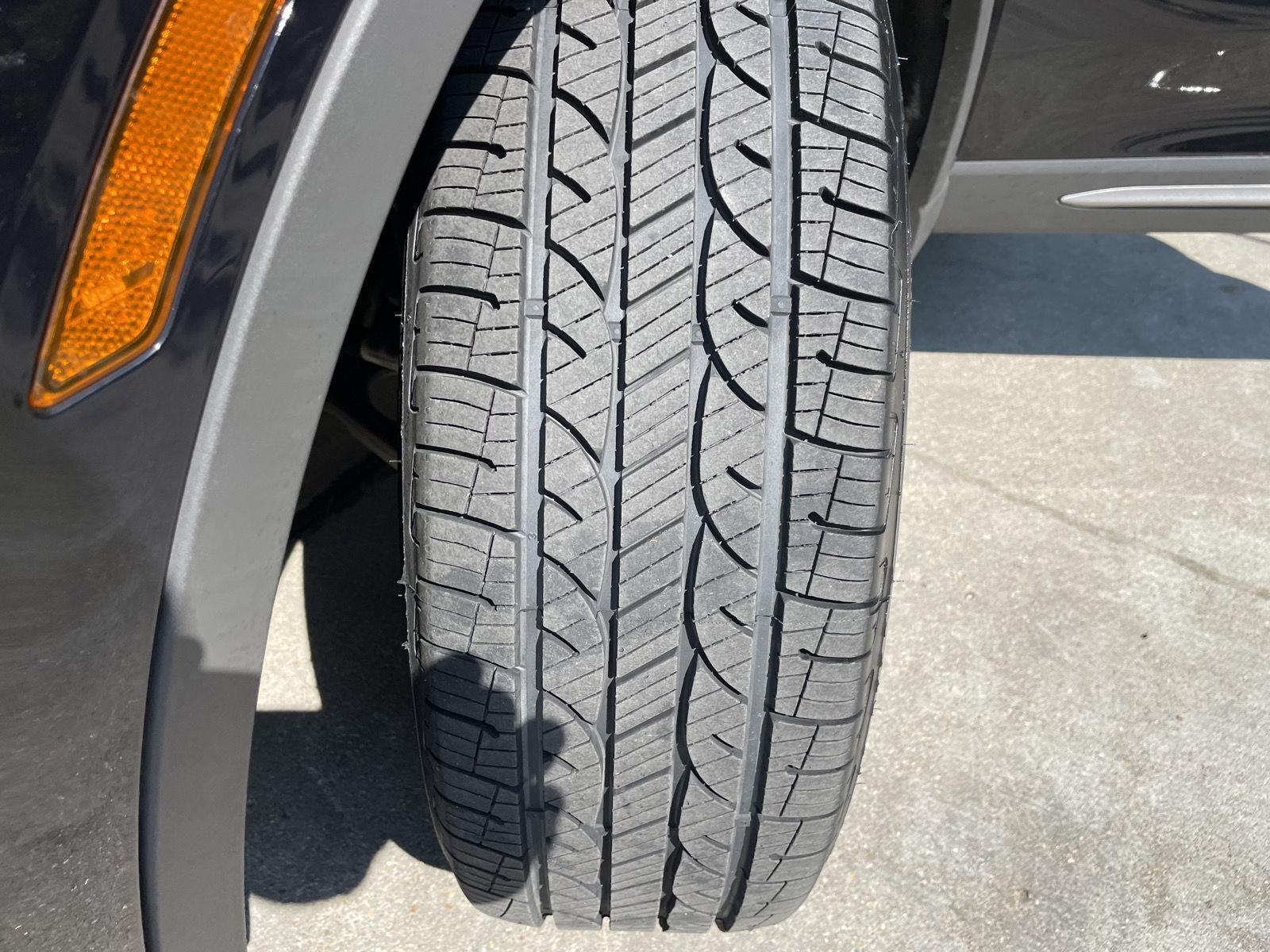 Vehicle photo 11