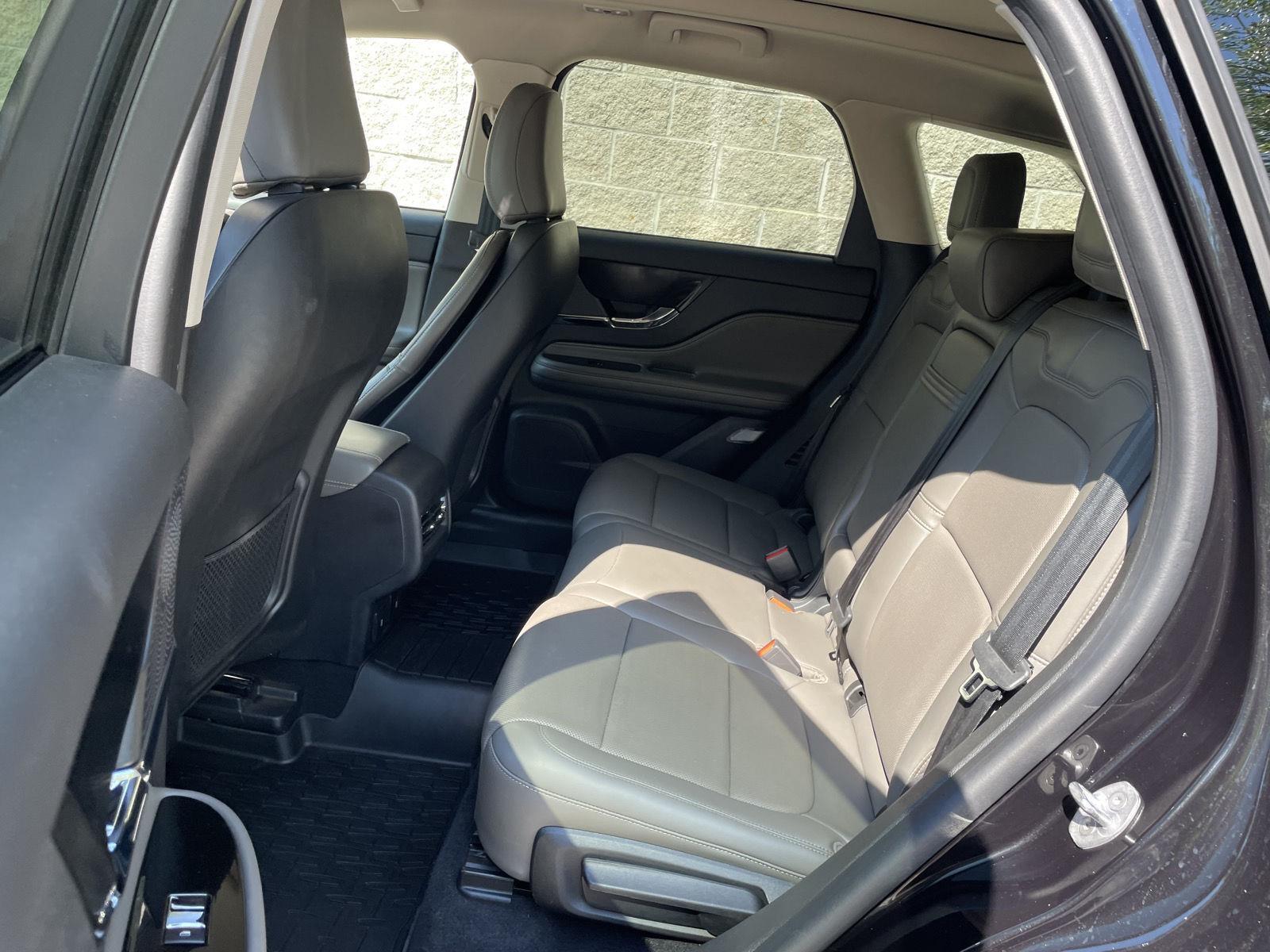 Vehicle photo 20