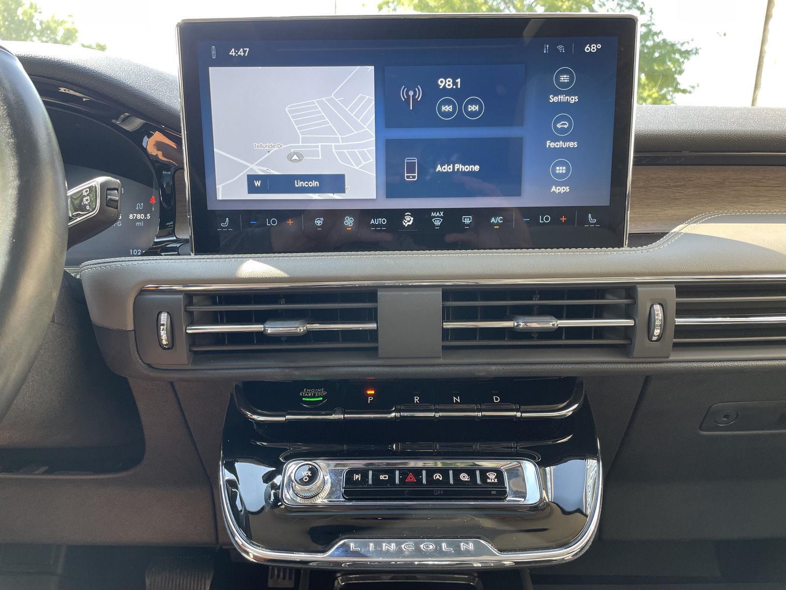 Vehicle photo 23
