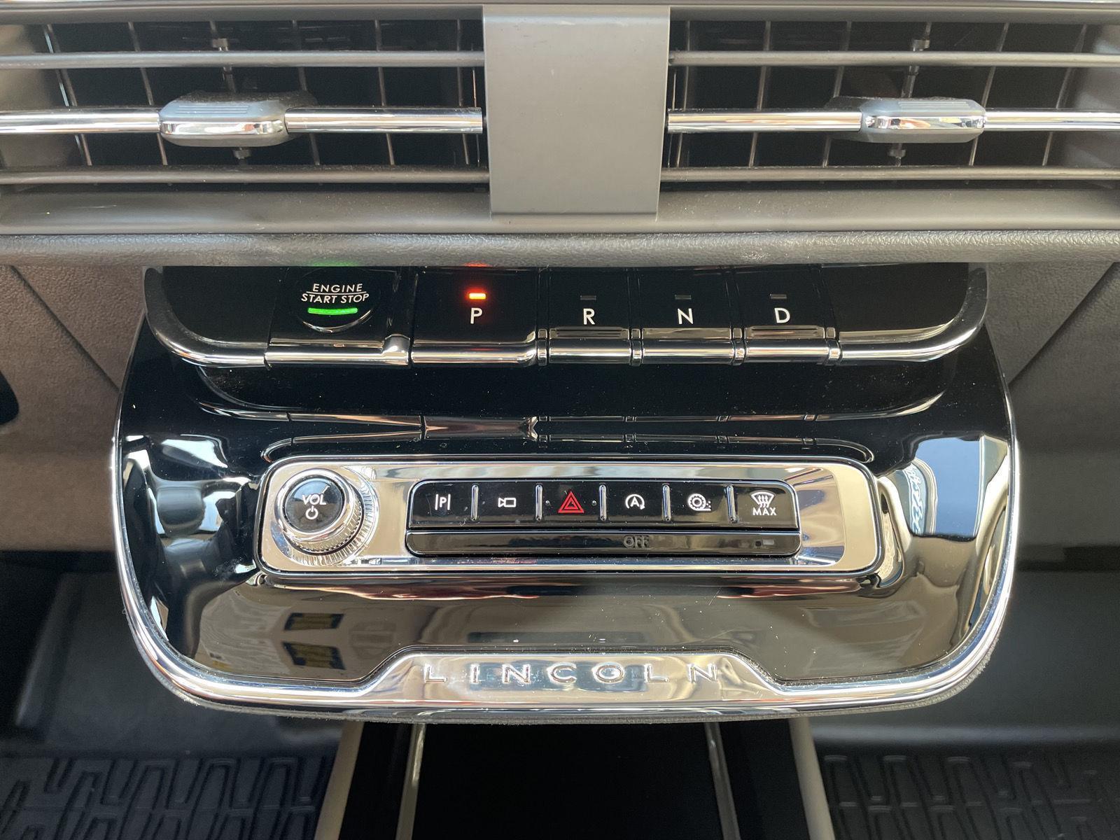 Vehicle photo 29