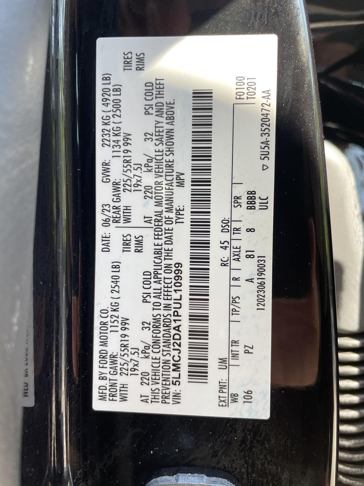 Vehicle photo 32