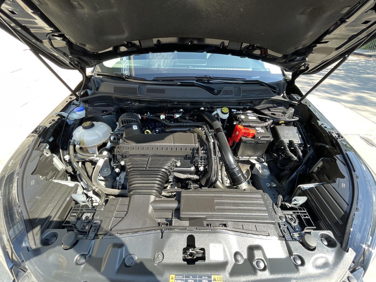 Vehicle photo 34