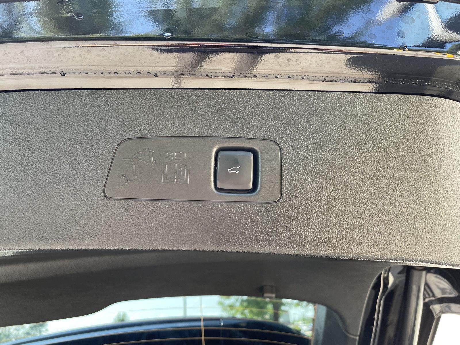 Vehicle photo 36