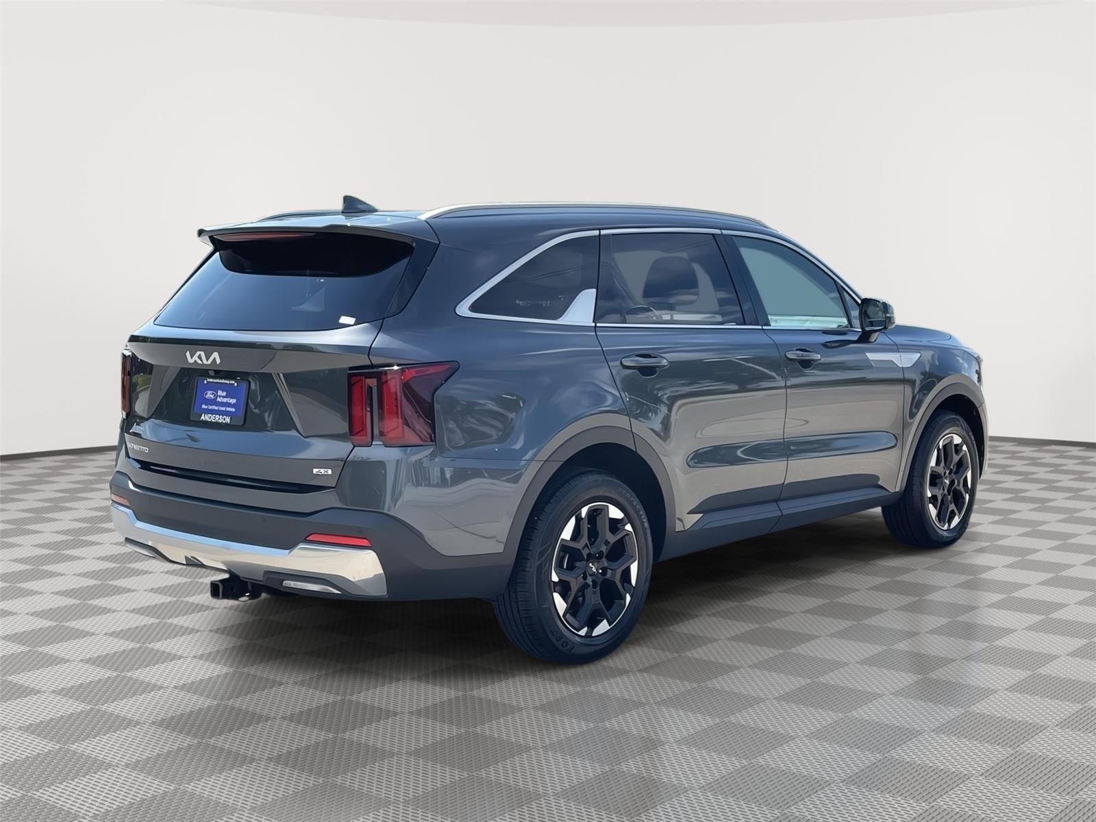 Vehicle photo 7