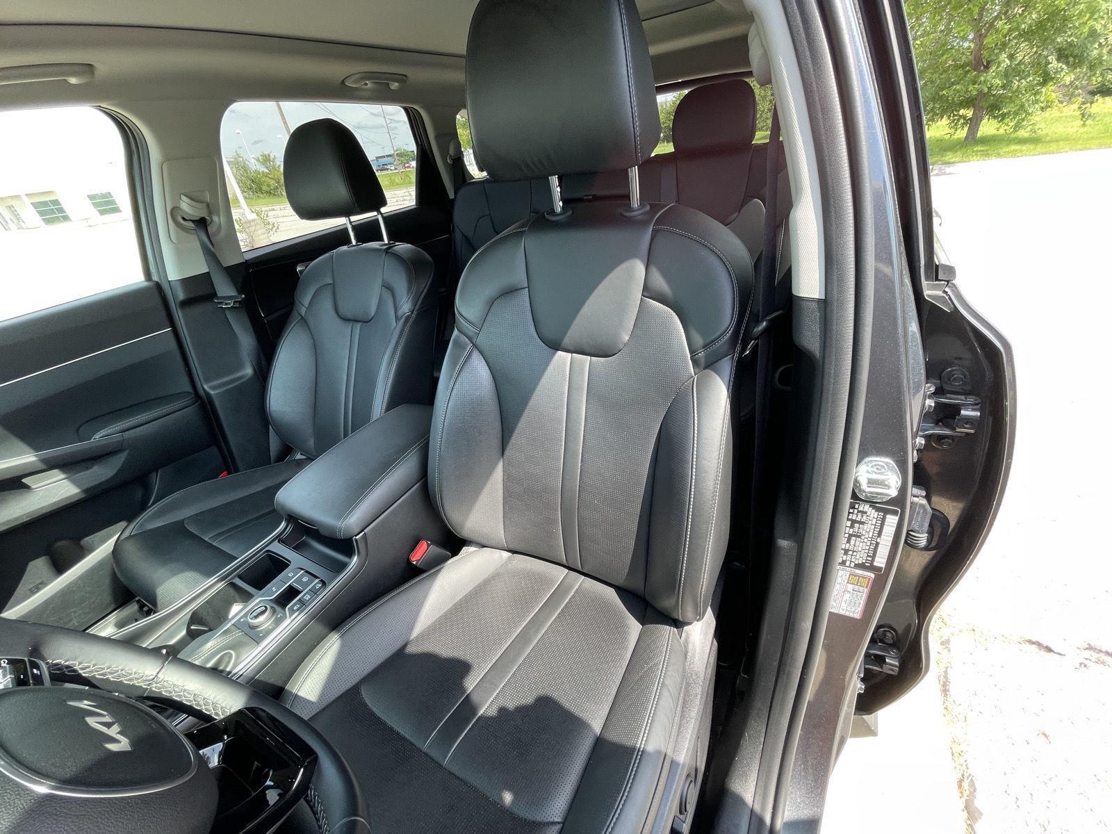 Vehicle photo 18