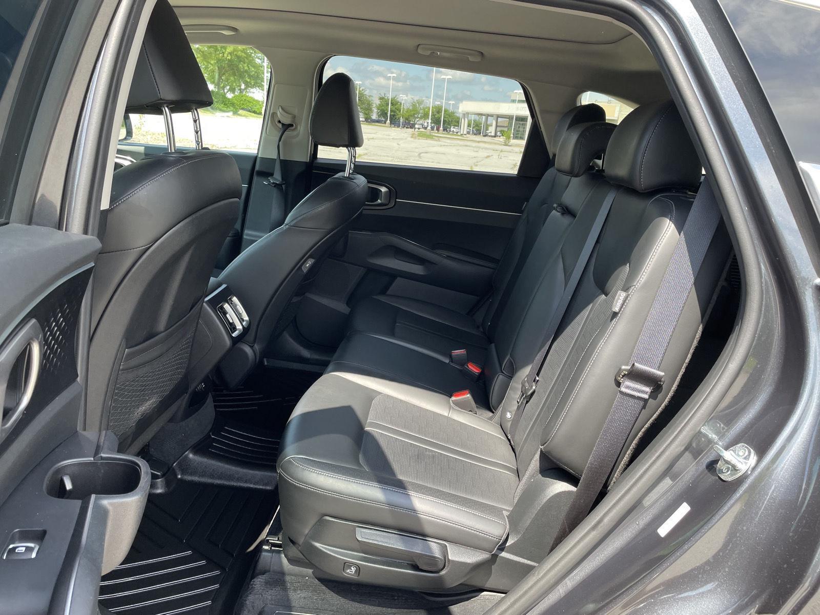 Vehicle photo 20