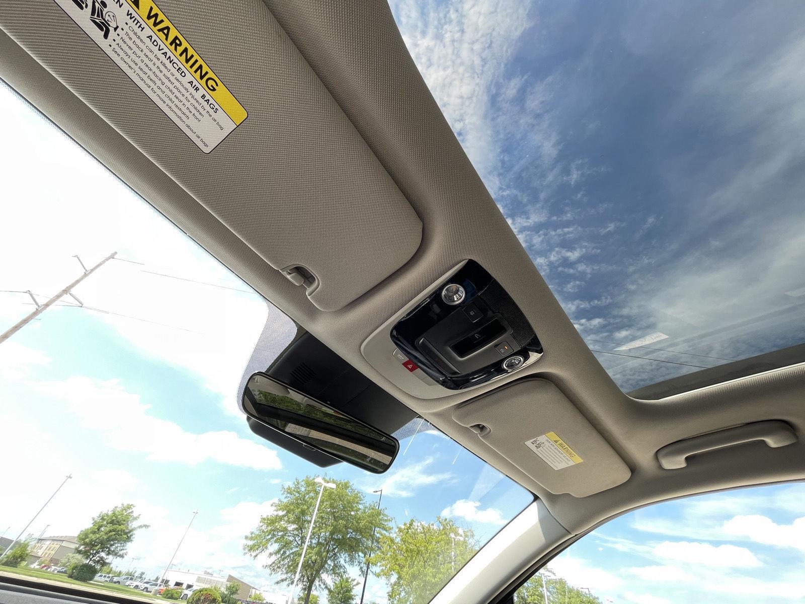 Vehicle photo 22