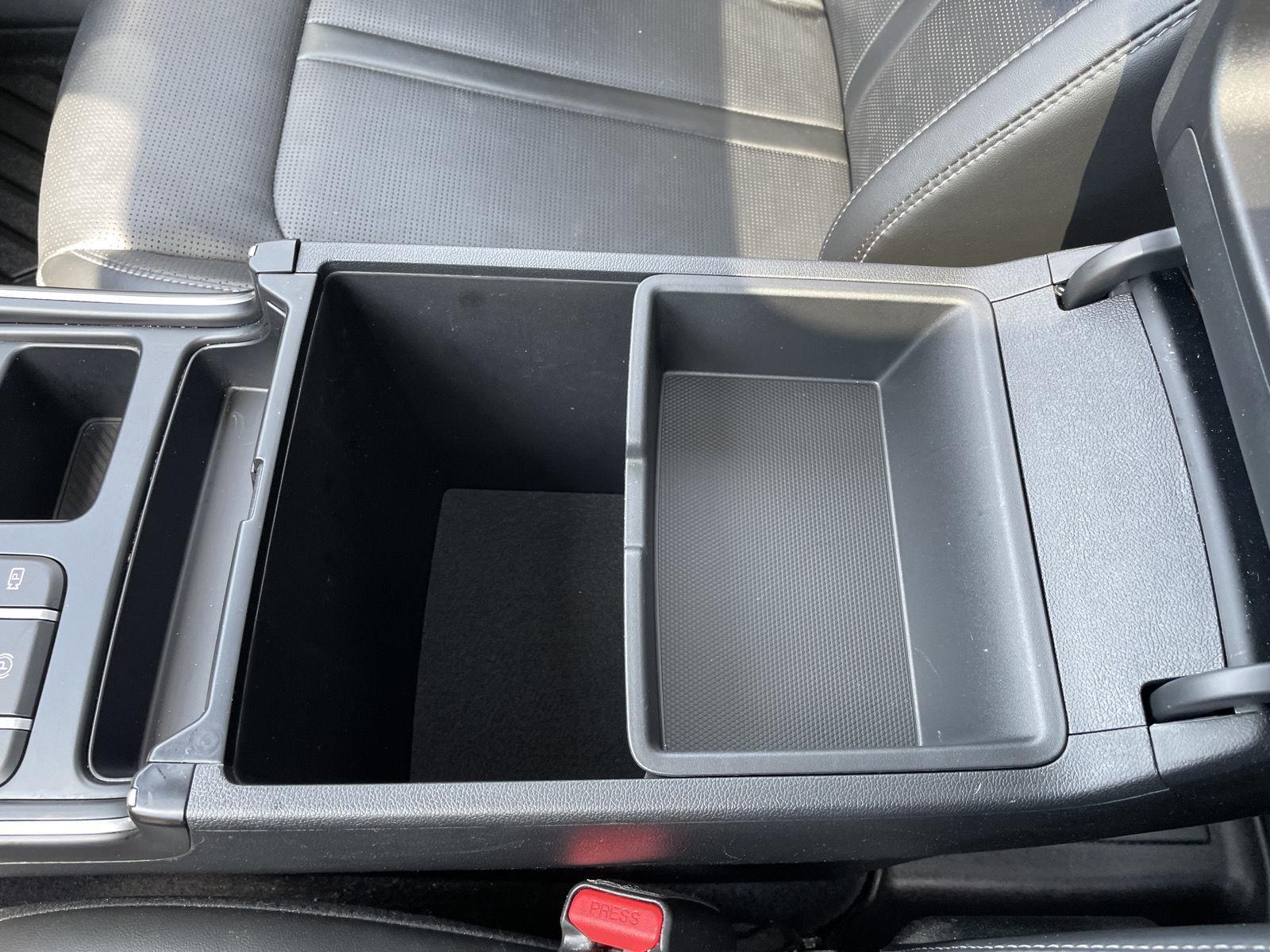 Vehicle photo 33