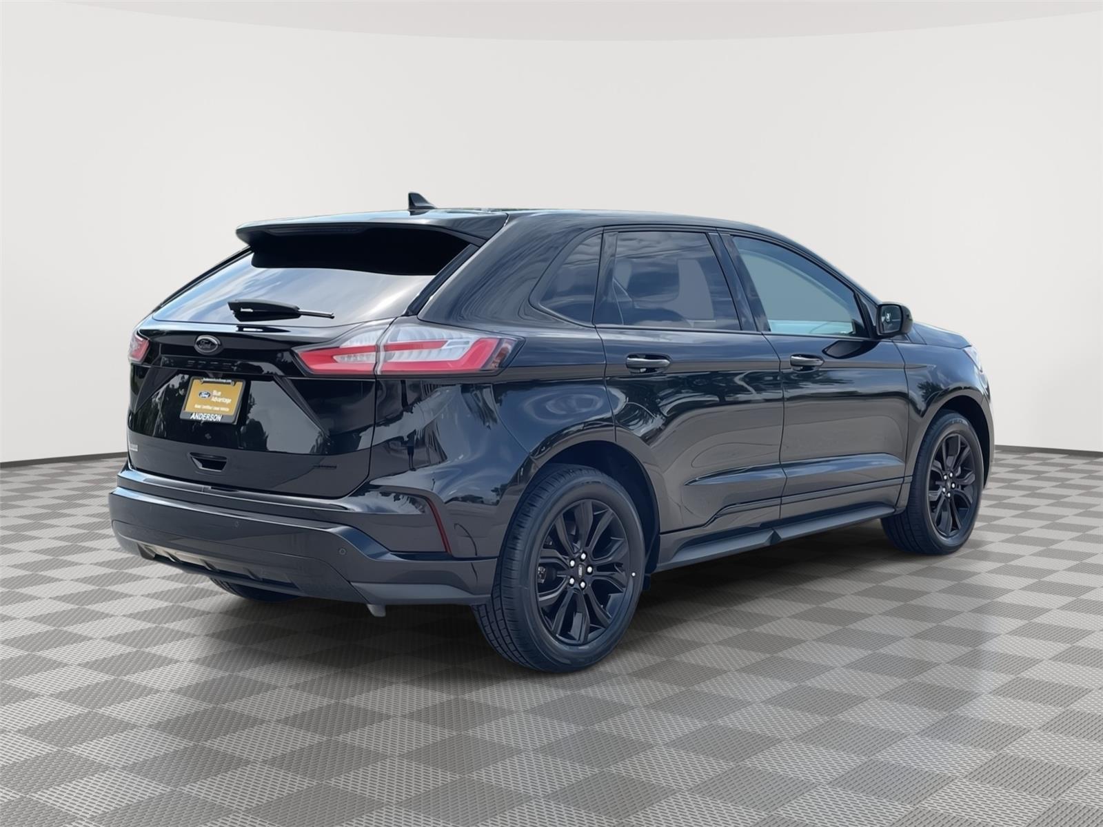 Vehicle photo 7