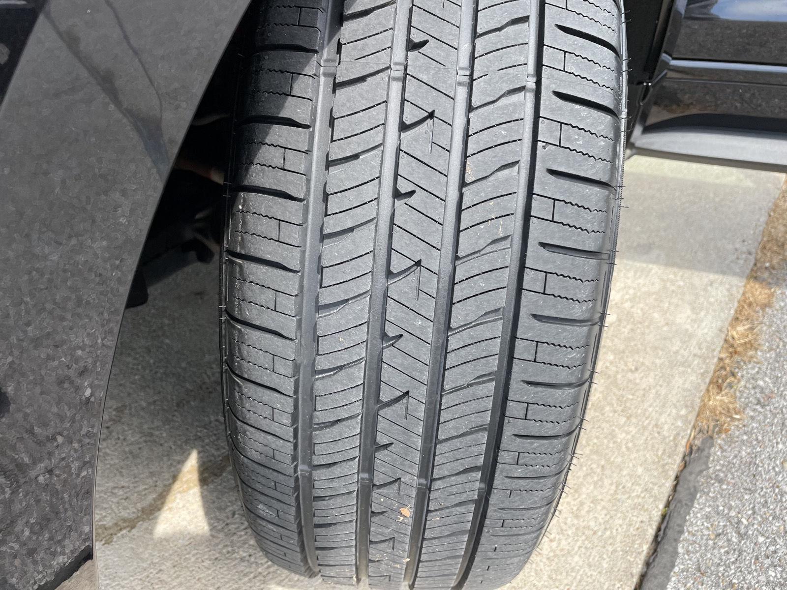 Vehicle photo 11