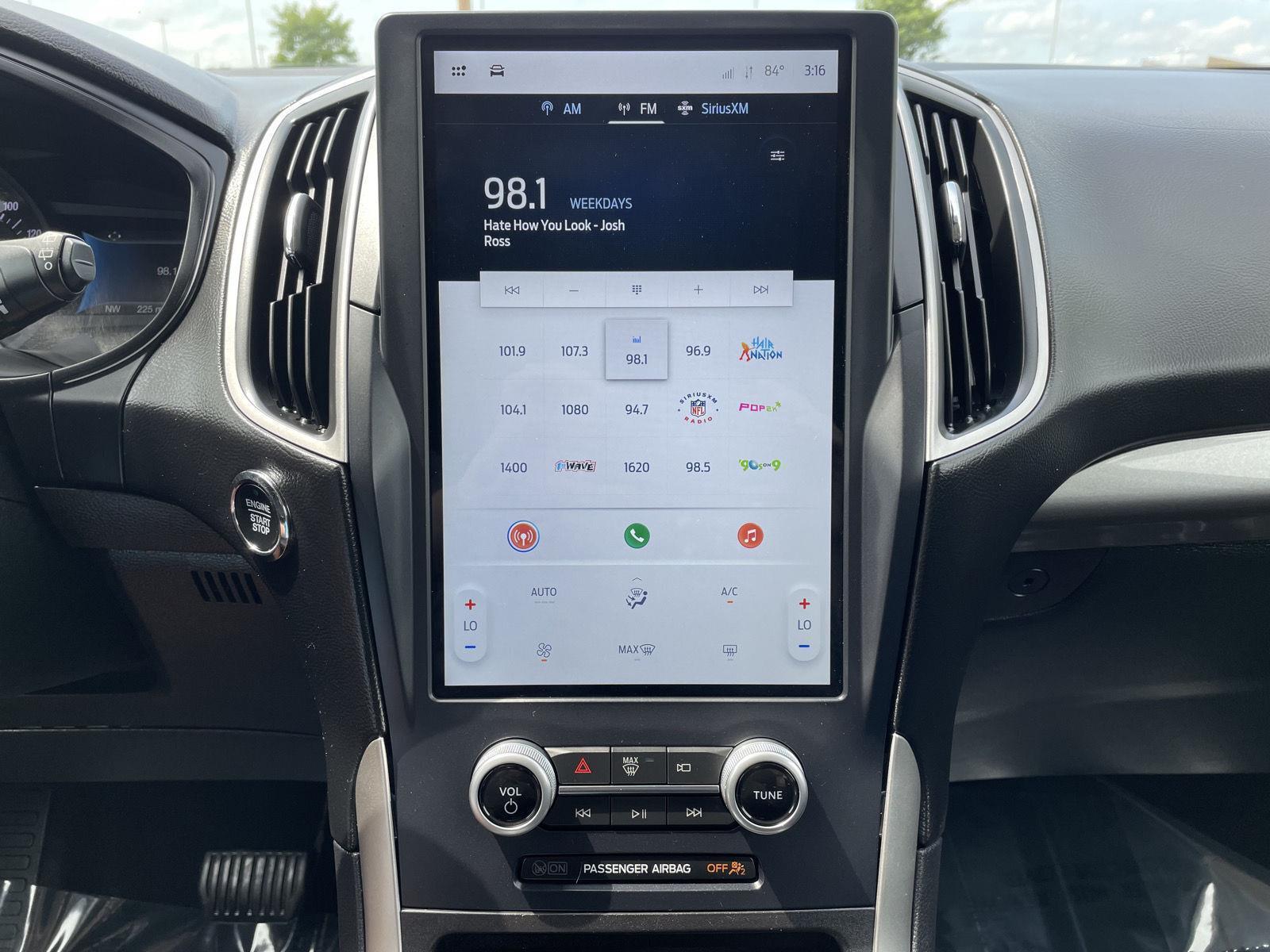 Vehicle photo 21