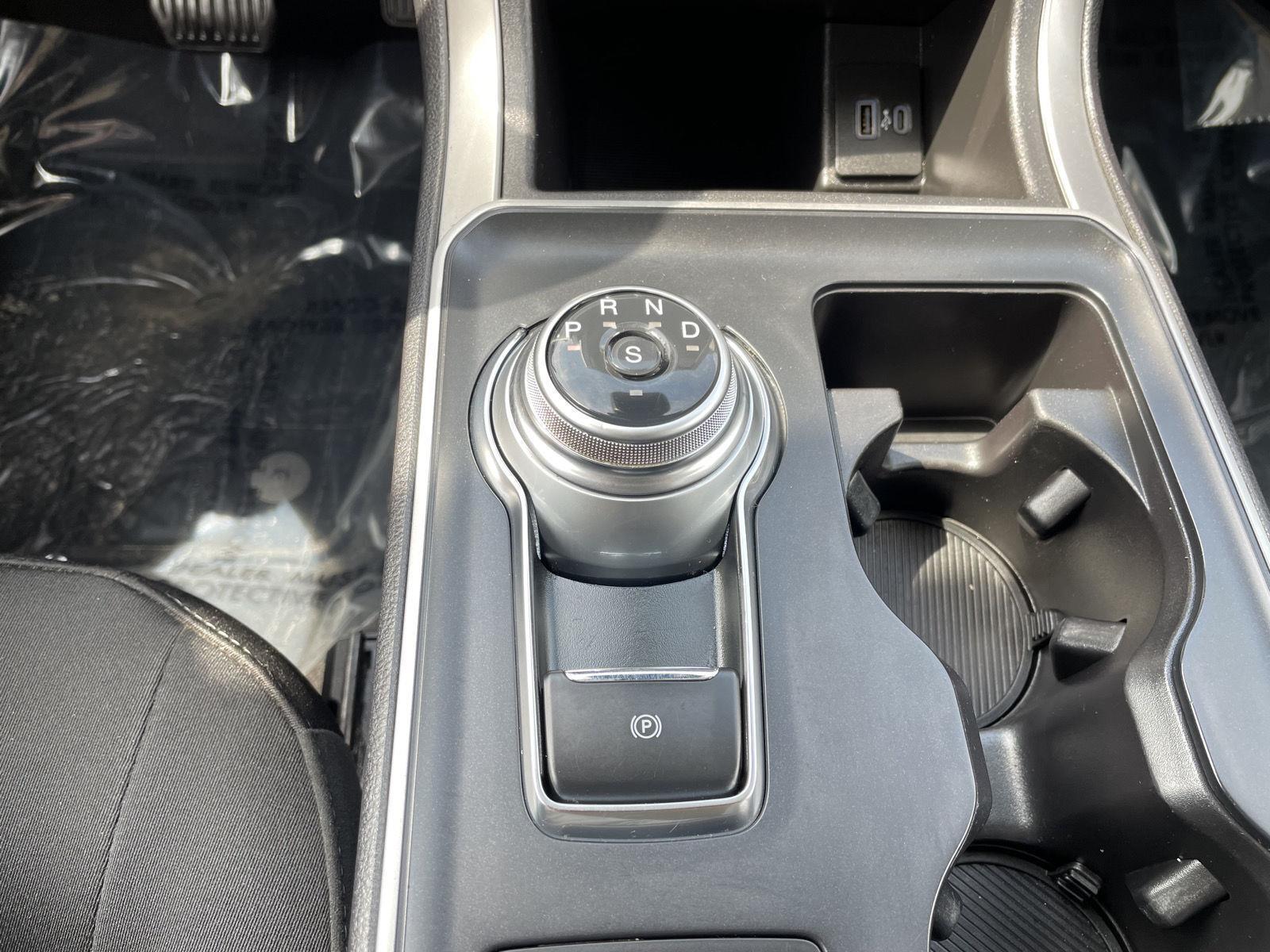 Vehicle photo 27