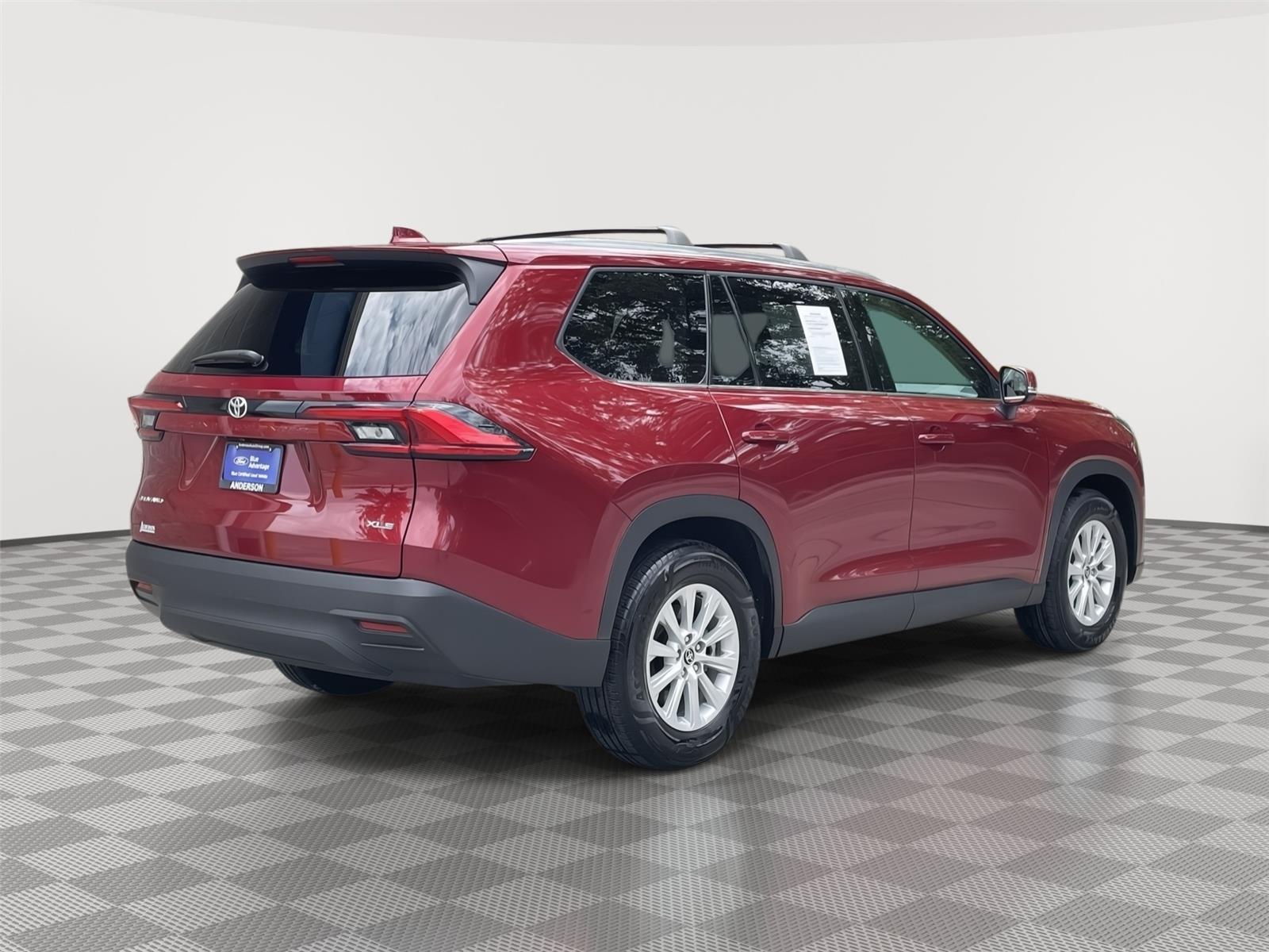 Vehicle photo 7
