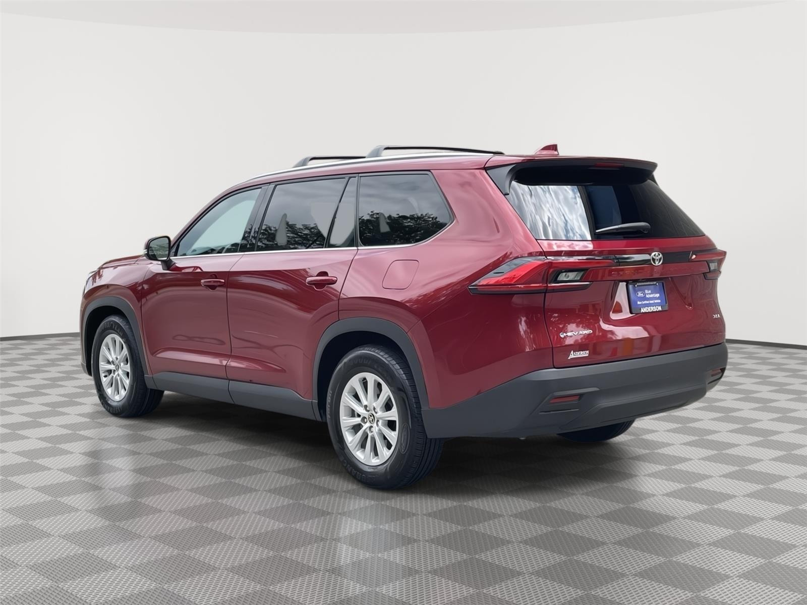 Vehicle photo 9