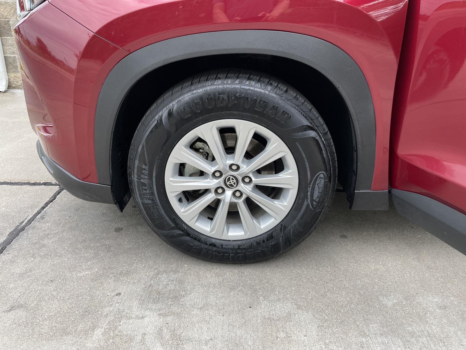 Vehicle photo 10