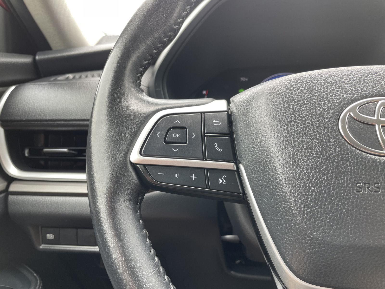 Vehicle photo 13