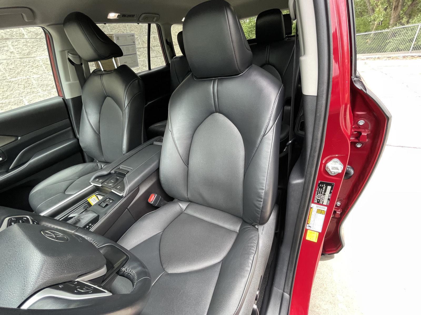 Vehicle photo 18