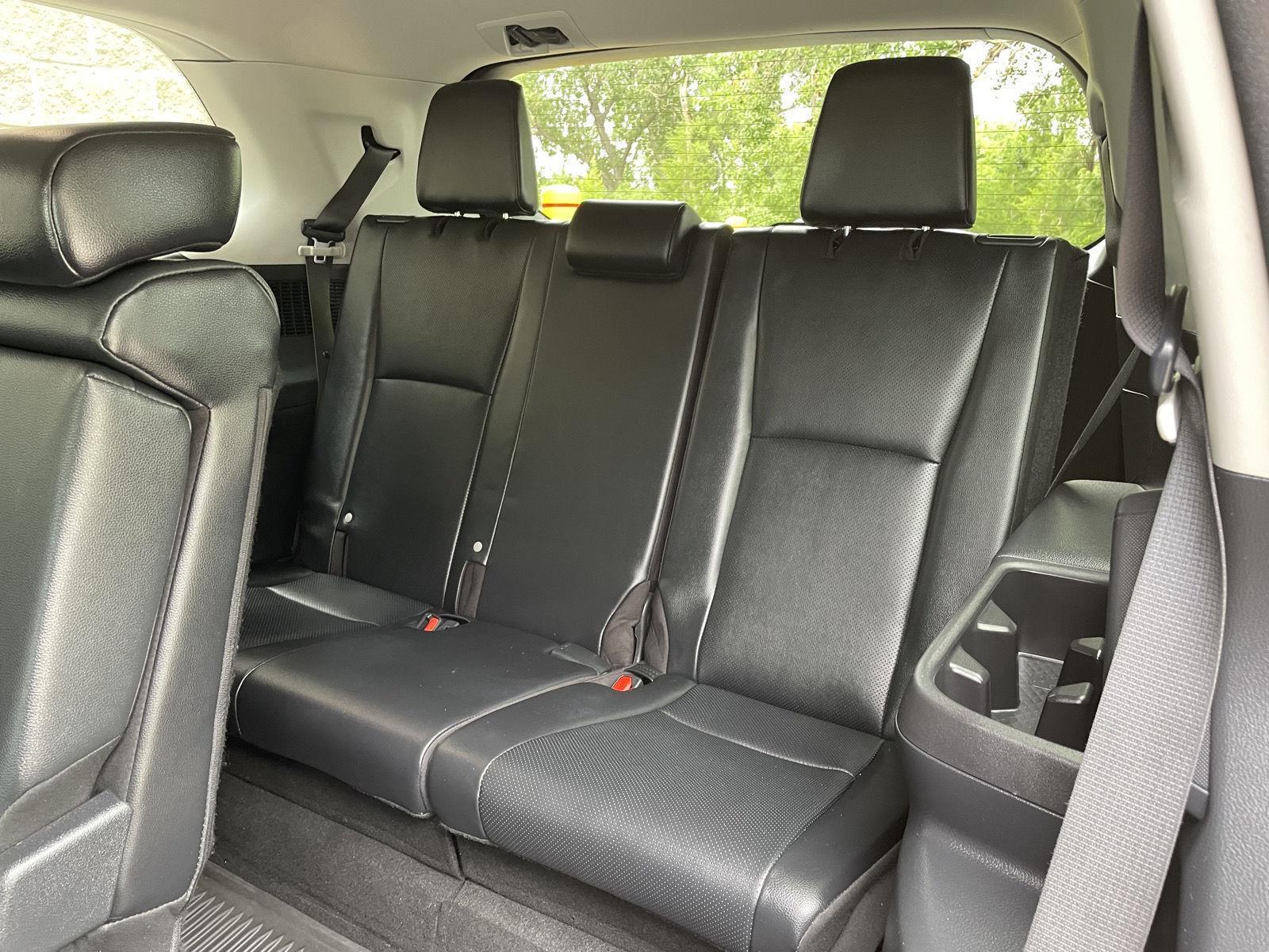 Vehicle photo 22