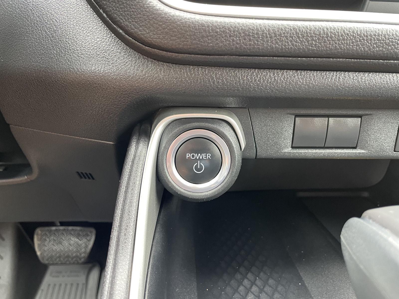 Vehicle photo 26