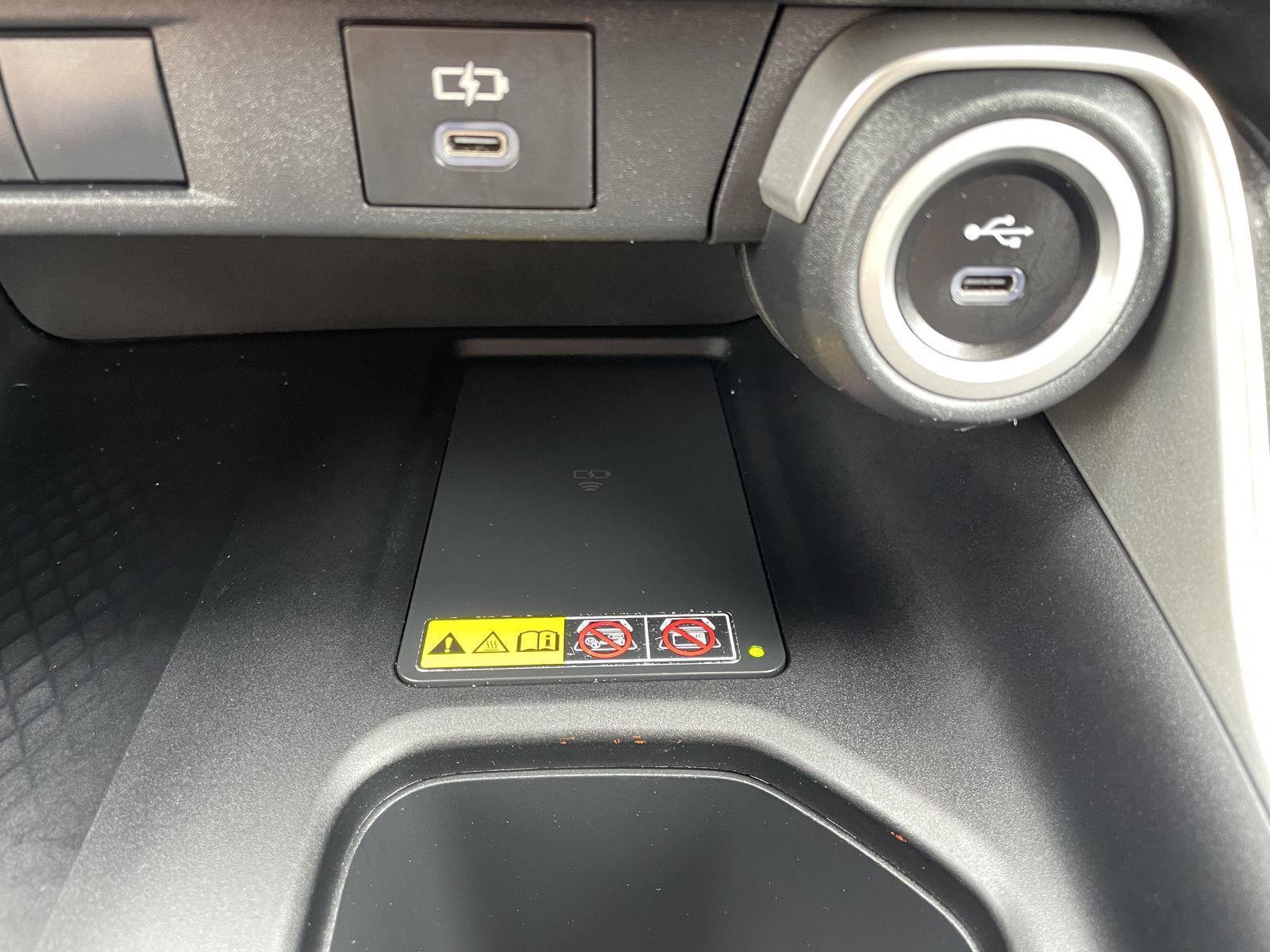 Vehicle photo 30