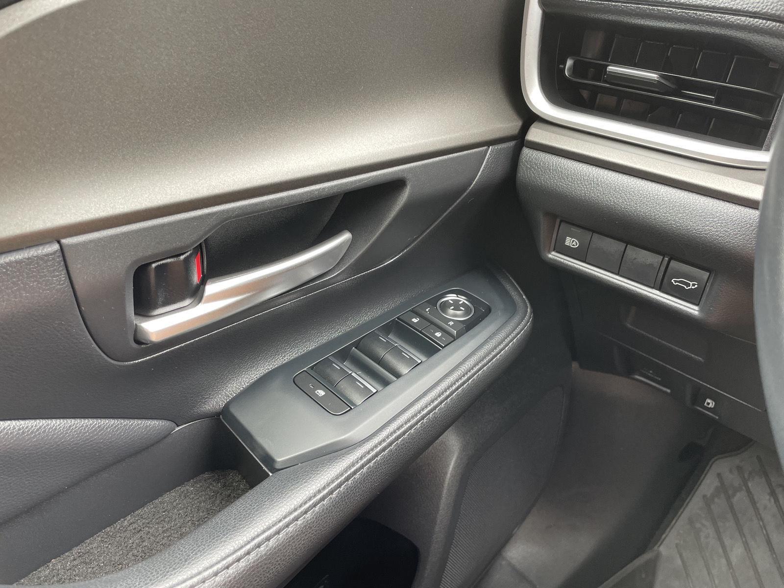 Vehicle photo 31