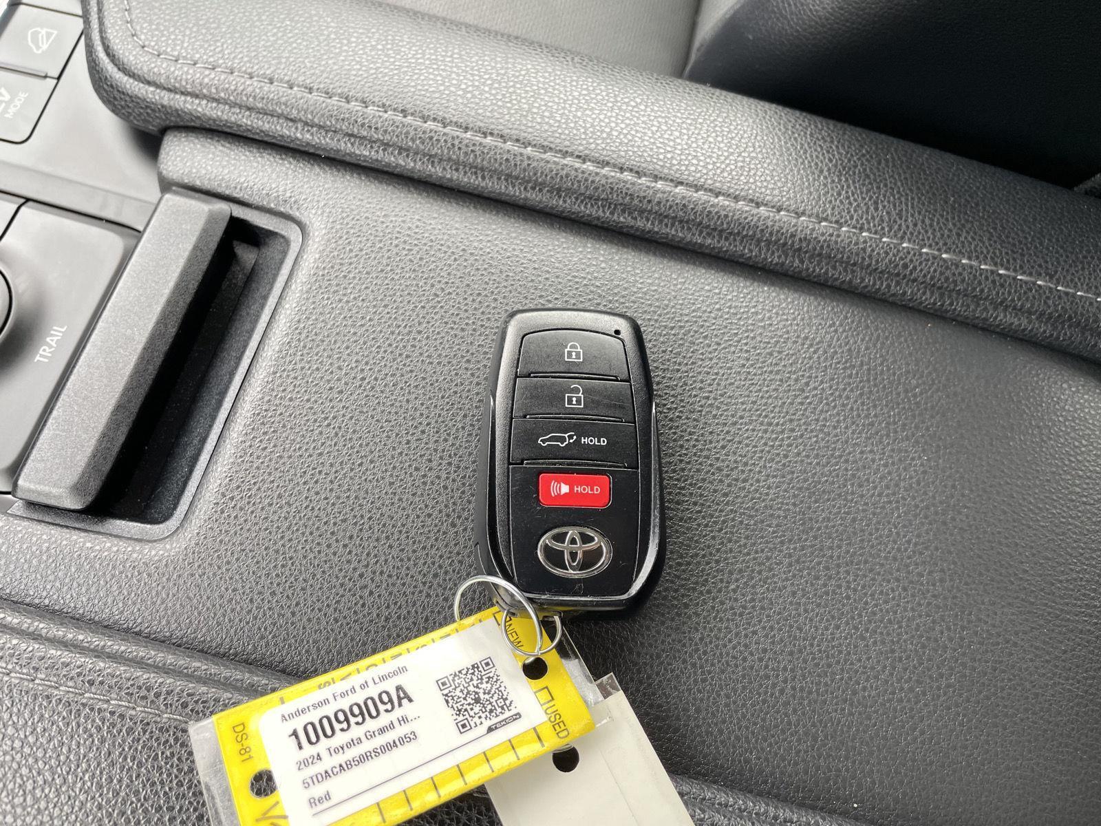 Vehicle photo 41