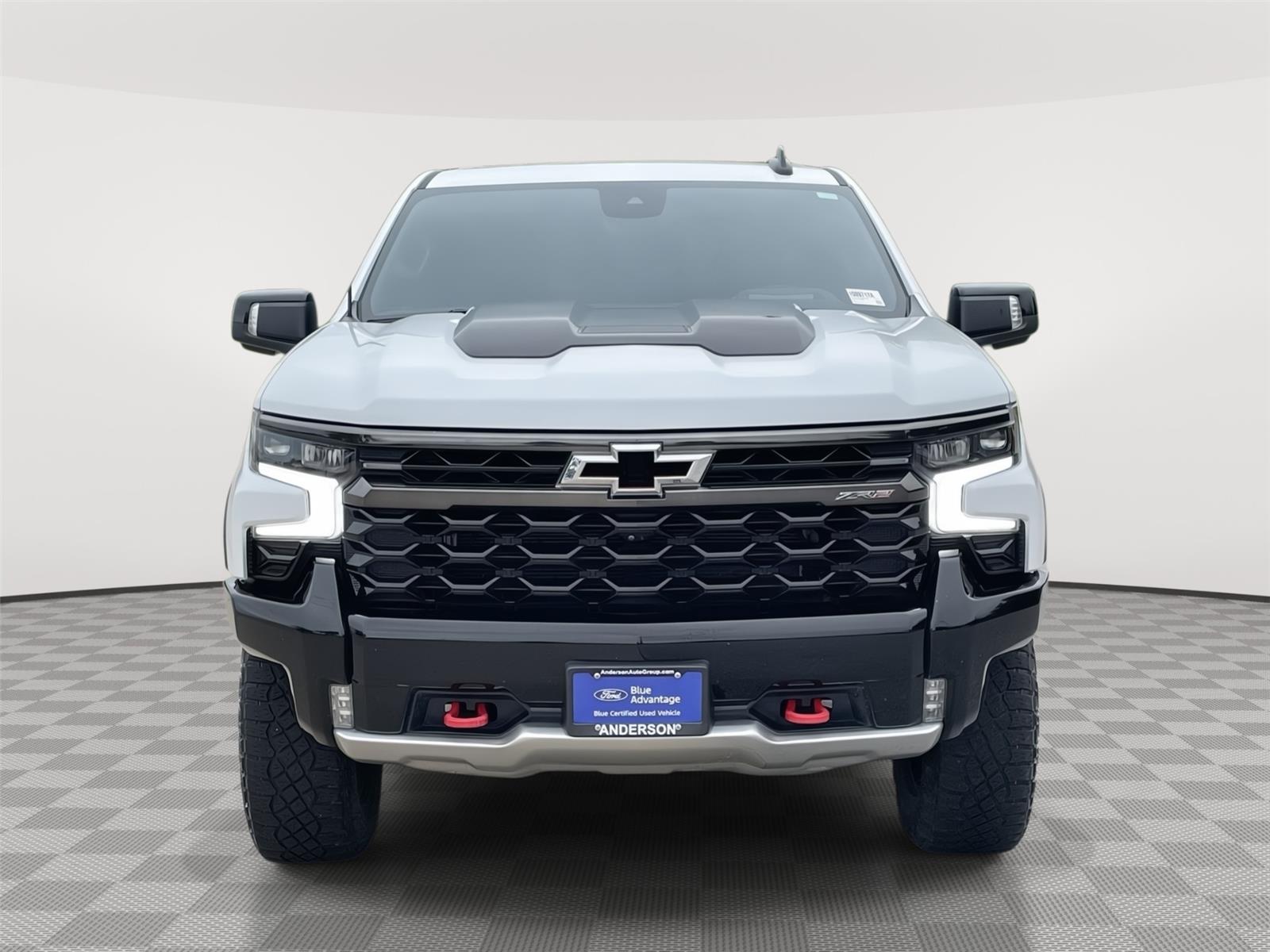 Vehicle photo 4