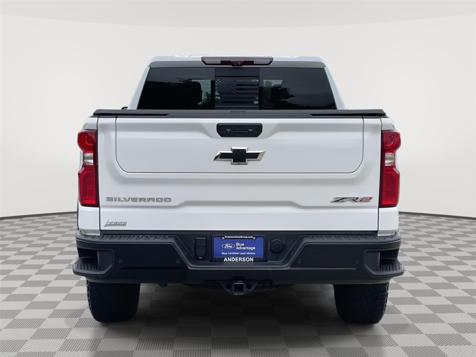 Vehicle photo 8