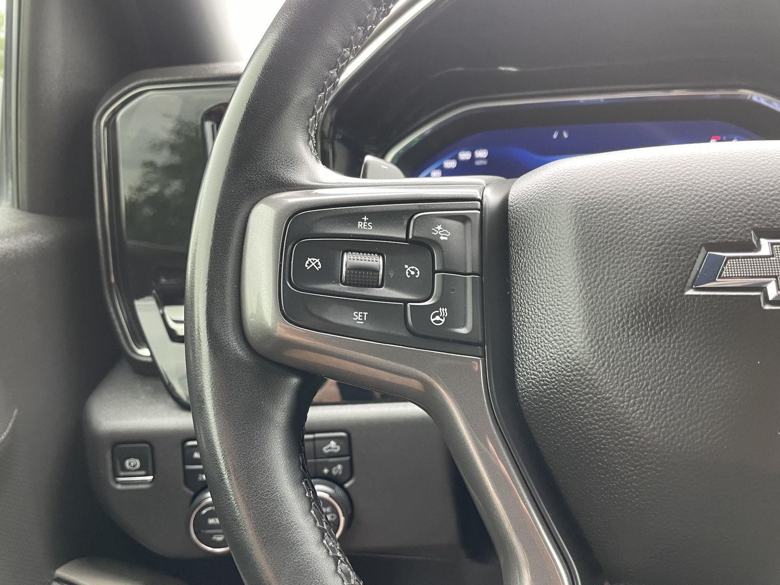 Vehicle photo 13